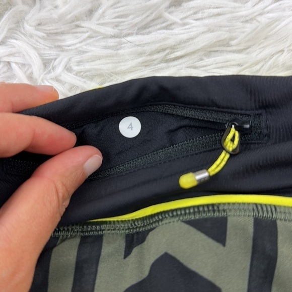 Lululemon Run: Speed Short *4-way Stretch Chevron Shuffle Fatigue Green - Picture 4 of 5